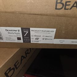 Bearpaw Shorty Exotic Bootie
Women's size 7 ((new))