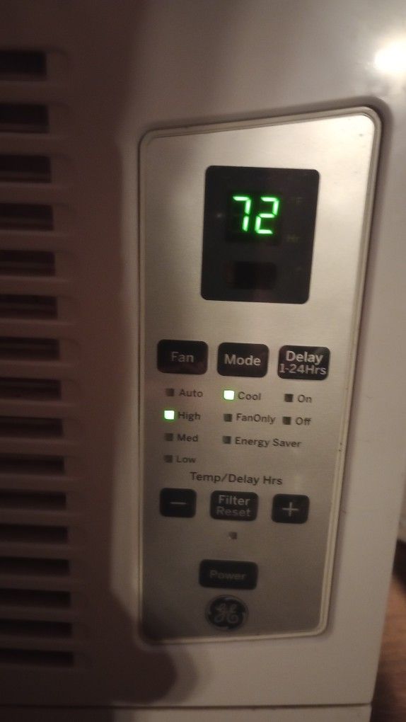 G&E 8000 BTU All Digital Air Conditioner