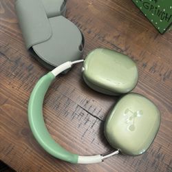 Green Apple Airpod Max