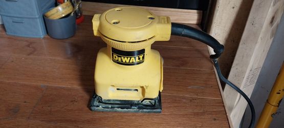 DeWalt hand sander