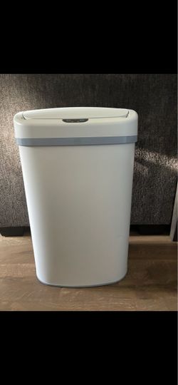 iTouchless 13 Gallon Touchless Trash Can