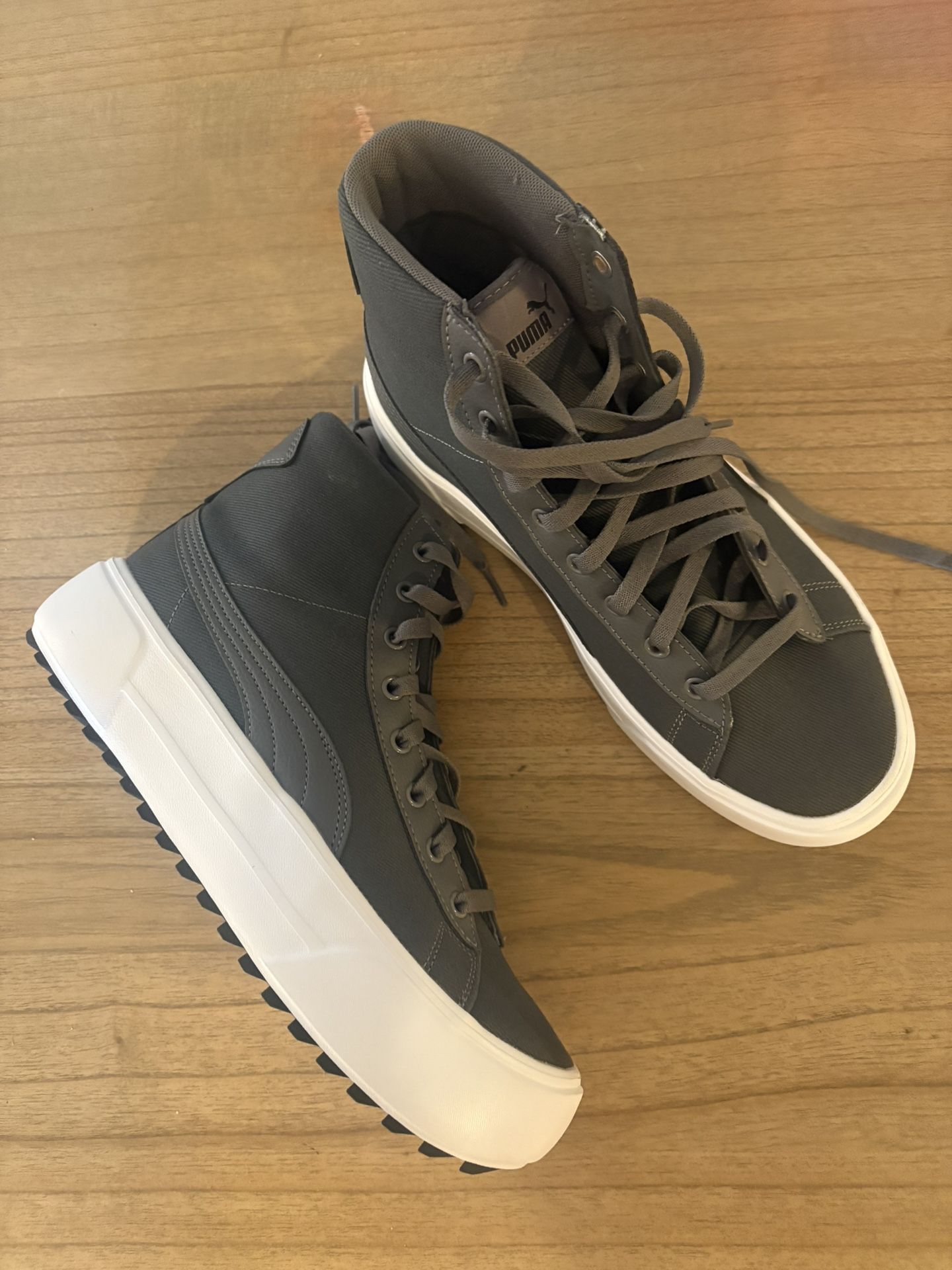 Puma Kaia Mid Canvass shoe - W Sz 11 - SoftFoam