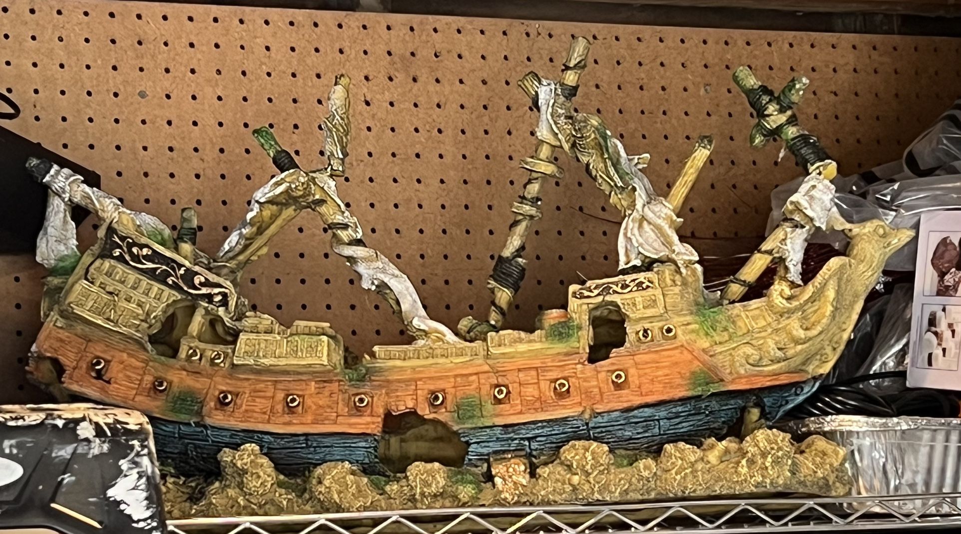 Underwater Treasures Shipwreck Schooner - Large