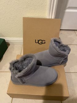 BRAND NEW GREY UGG BOOTS!!!