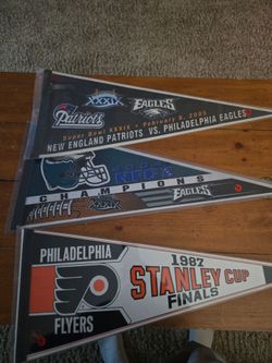 Philadelphia Eagles & Flyers Collectible Pennants Lot