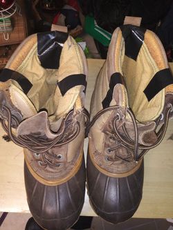 Mens large winter boots size 11