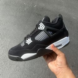 Air Jordan 4 White Thunder 