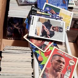 Mixed Ball Cards , Baseball, Ft Ball, Basketball  Couple Hundred Cards