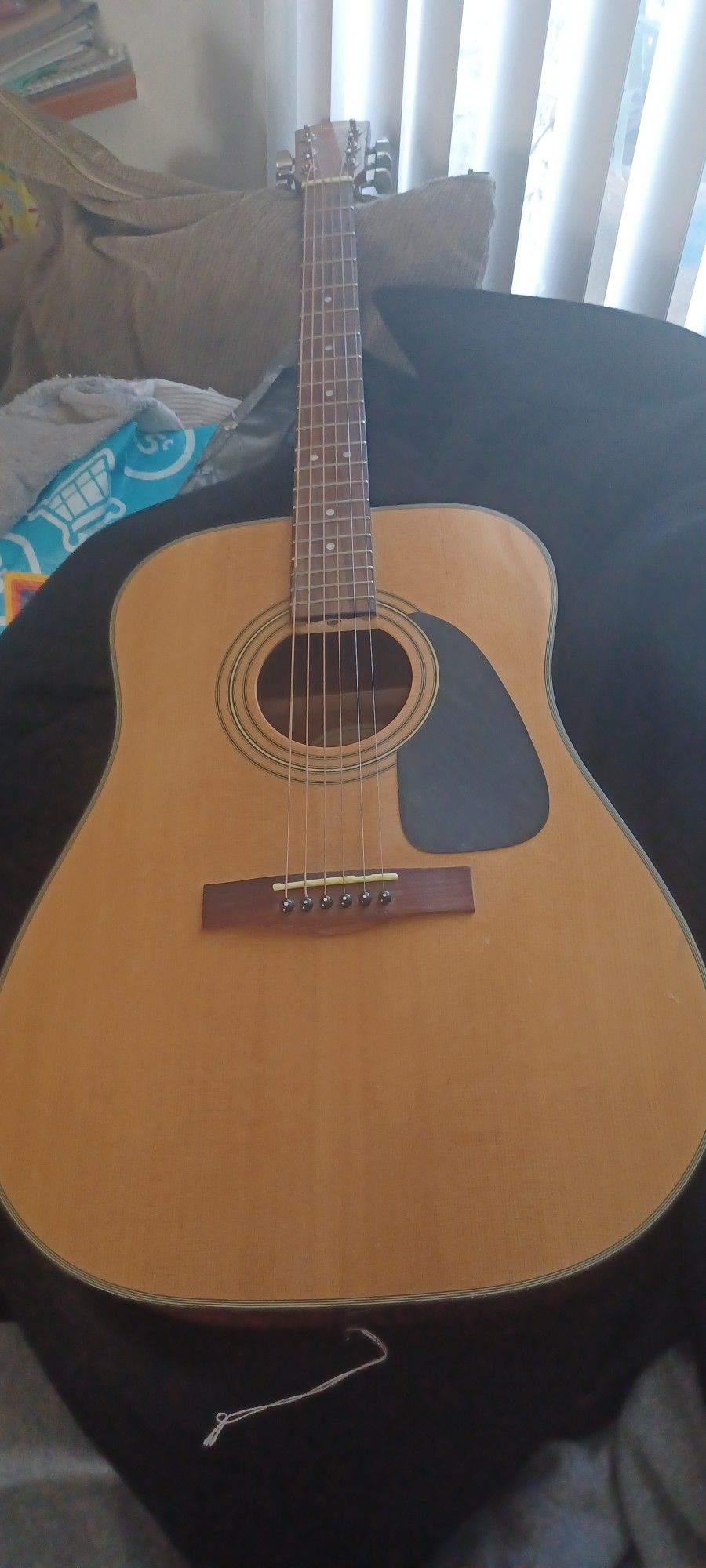 FENDER ACOUSTIC GUITAR EXCELLENT CONDITION SOUNDS GREAT