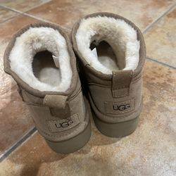 Ugg ultra mini