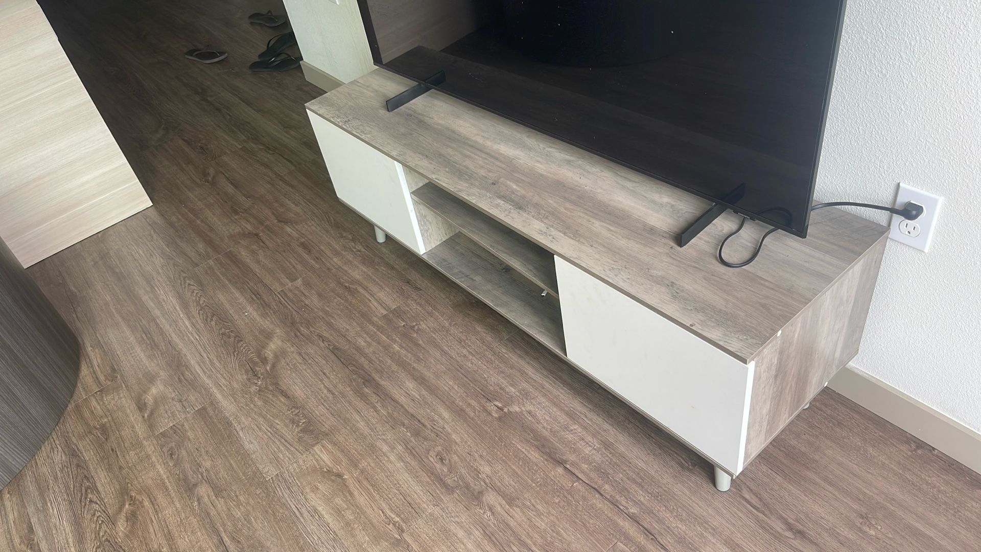 White And Light Laminate Wood Tv Stand.