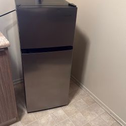 Vissani Mini Fridge