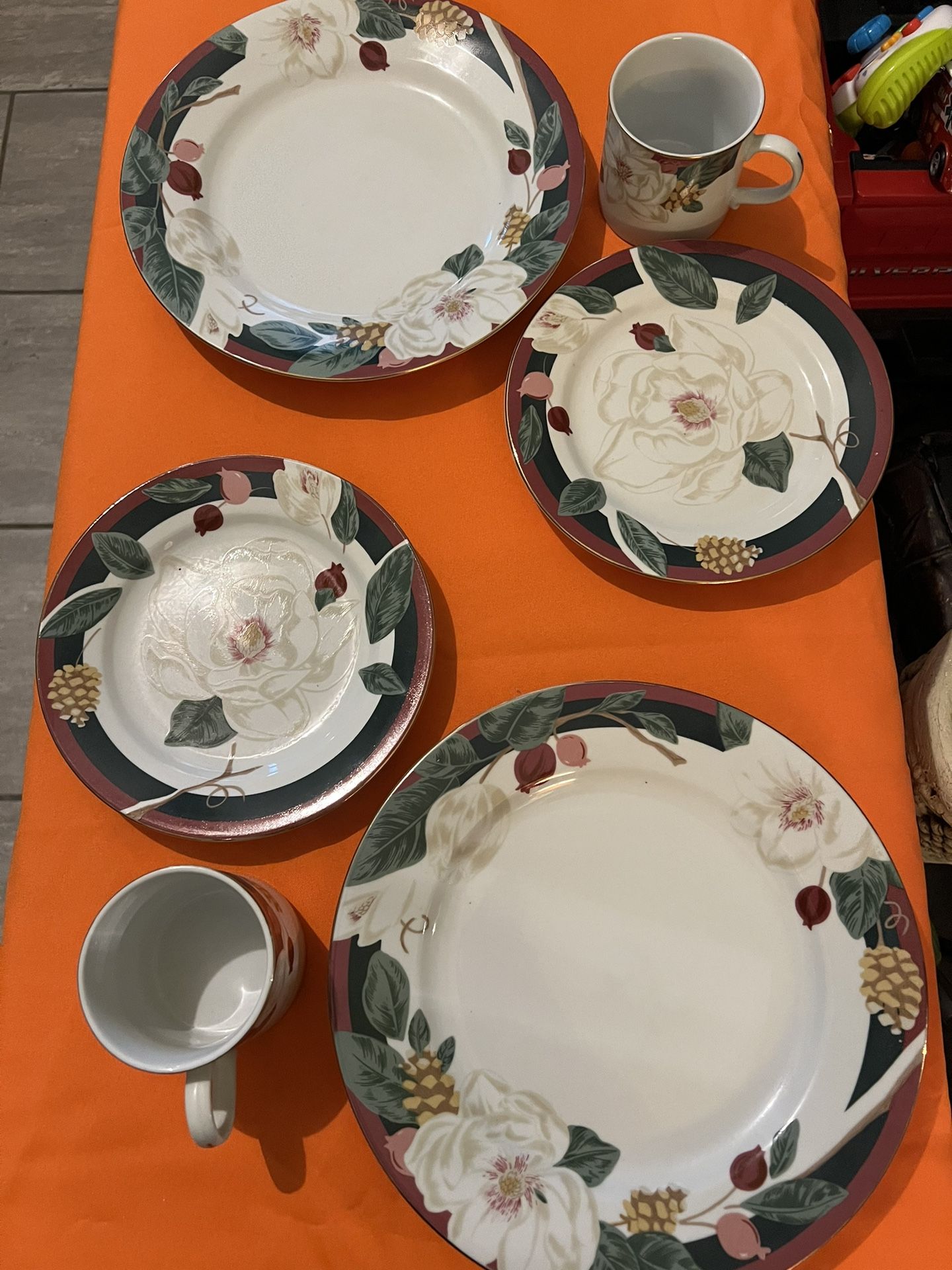 16 Pc. Set Tienshan “Magnolia “Fine China