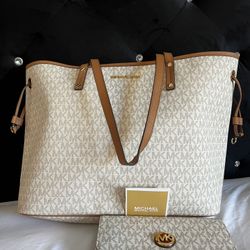 Michael Kors Matching Wallet And Tote Bag
