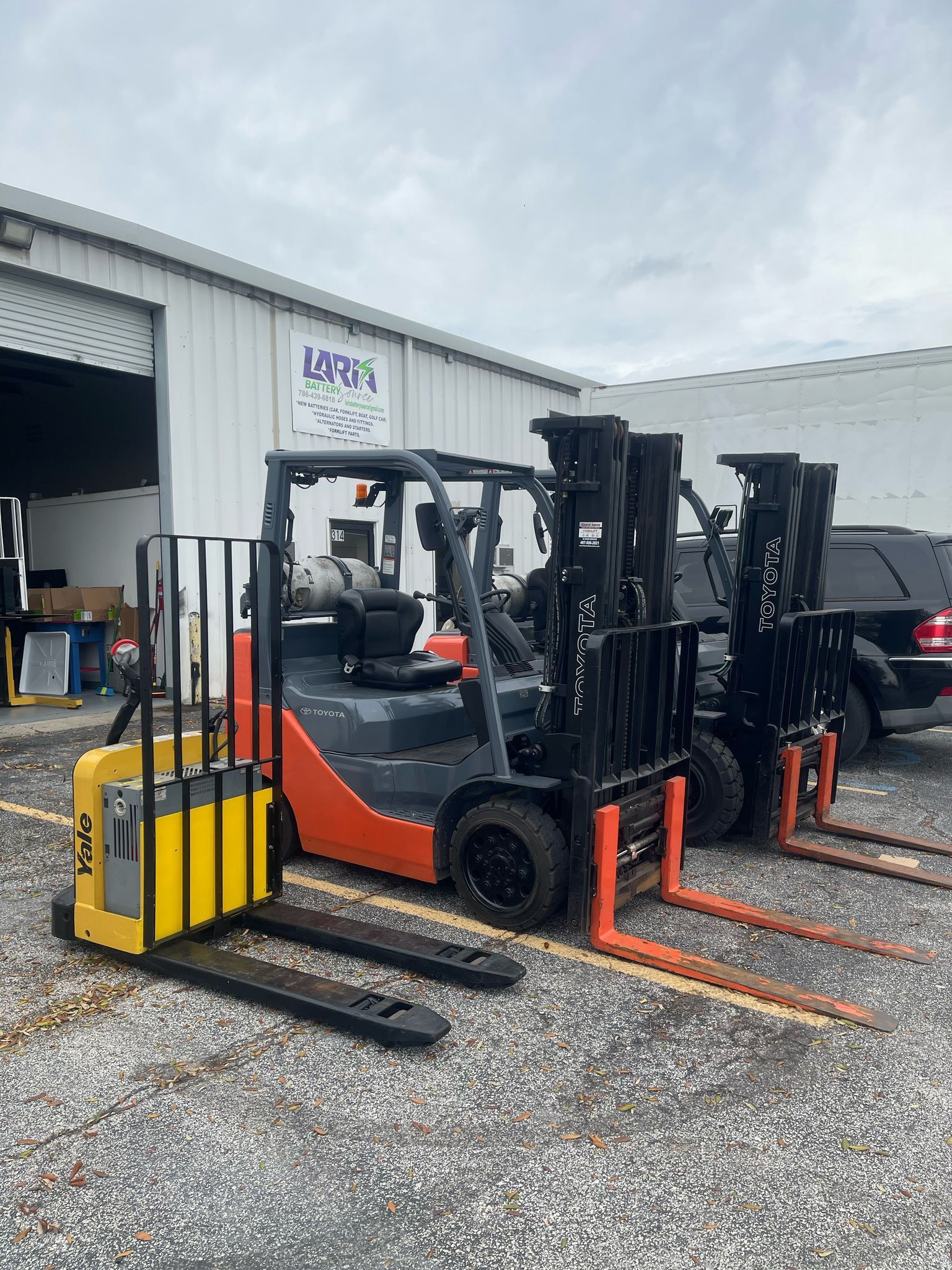 YALE ELECTRIC PALLET JACK FOR SALE