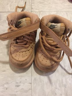 Baby shoes size 4c $20 a piece good condition and shape