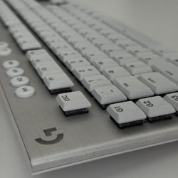 Logitech G815 Tactile RGB Keyboard ~ White