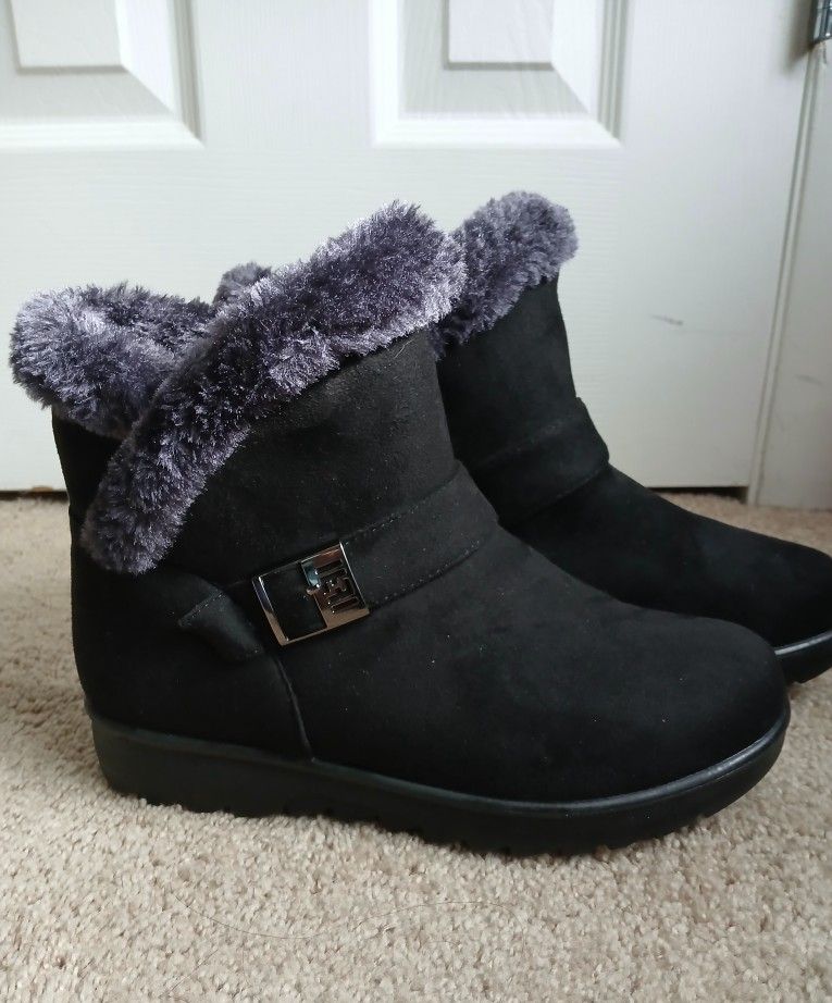 NEW. Warm Whisper, Warm Suede Ankle Boots Size 38