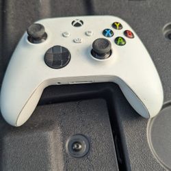 X Box White Controller 