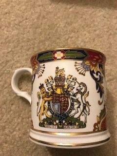 Collector item! Royal Worcester Queen Elizabeth Dia Jubilee collectible