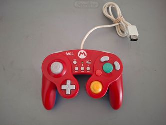 1Hori Wii/Wii u Wired Controlle Mario Edition - Red/Blue