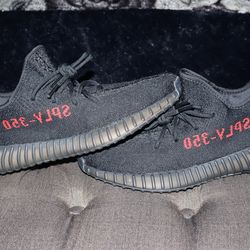 YEEZY BOOST 350 - BRED