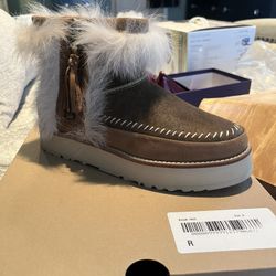 Ugg fur boots size 8