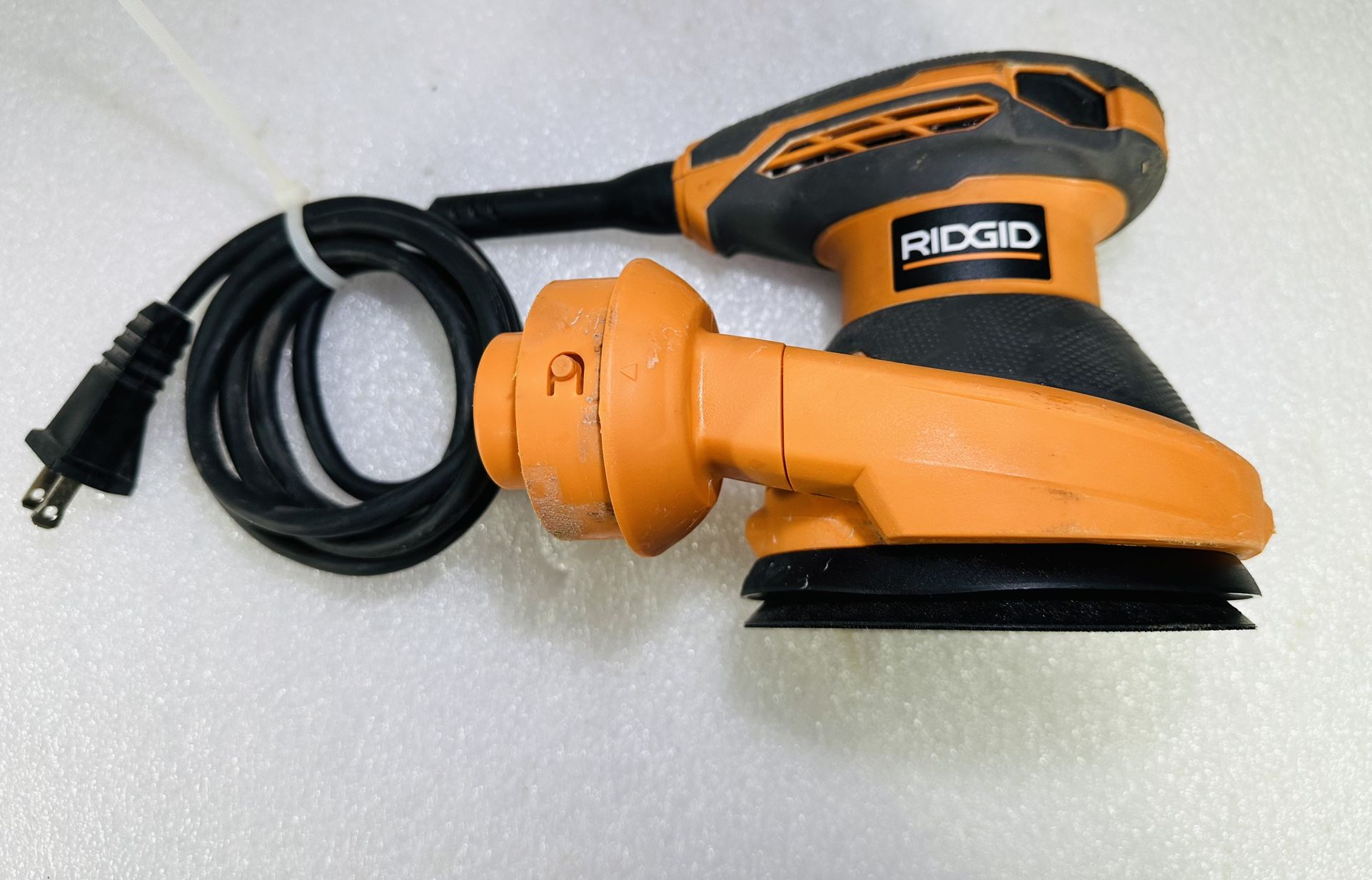 RIDGID 5 in. Random Orbital Sander with AIRGUARD Technology