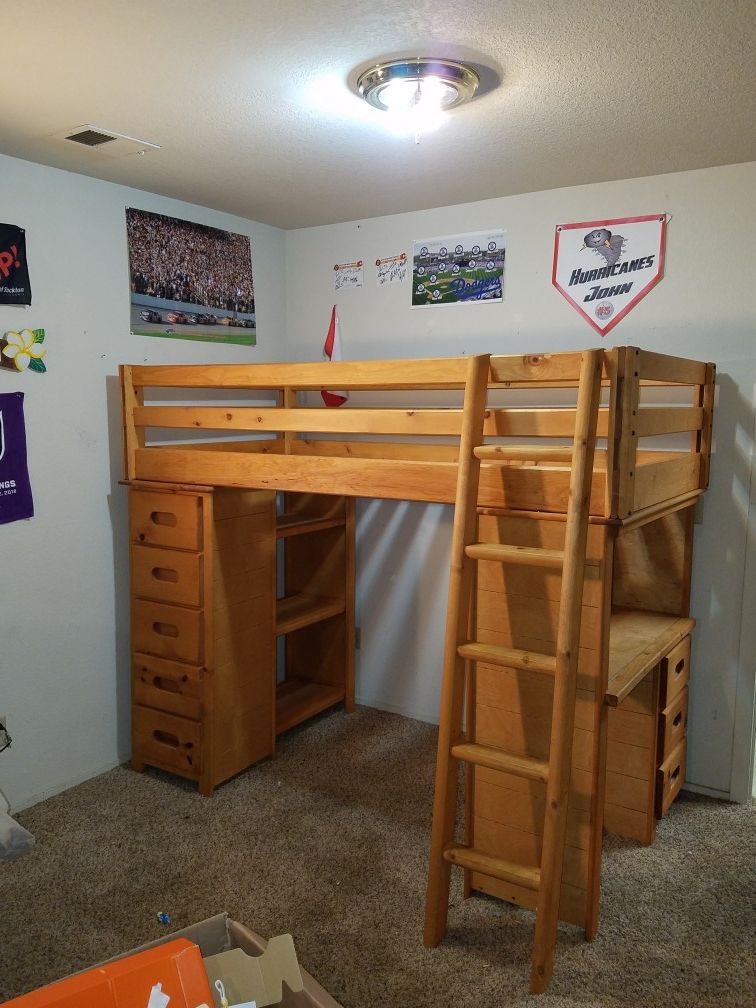 Solid wood bunkbed