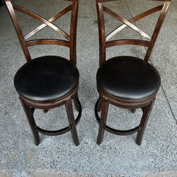 Signature Design by Ashley Porter Traditional 30" Pub Height Faux Leather Upholstered Swivel Barstool, Set of 2, Brown