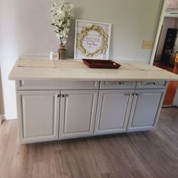 Kitchen Island With Marble Top