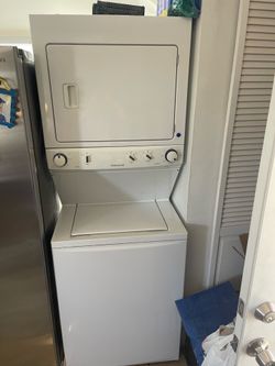 Frigidair dryer/washer combo (dryer only functional)