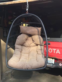 Swinging Cradle Chair