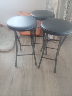 3 Black Stools
