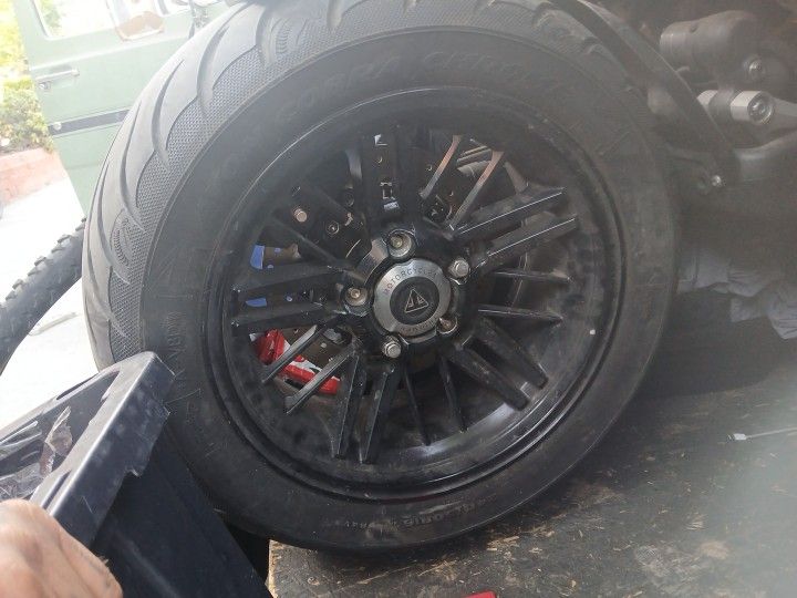 Triumph Back And Fromt Wheel With Rim