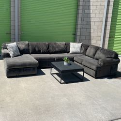 *Free Delivery* Gray Ashley Sectional Couch Sofa 
