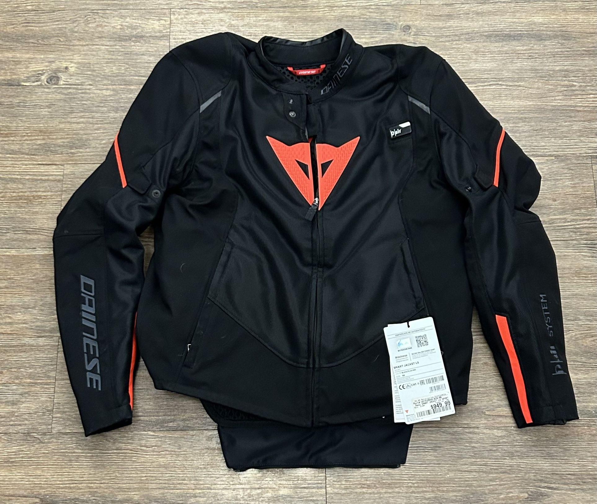 NEW DAINESE SMART JACKET LS SPORT MENS SIZE 56 BLACK AND RED 201D20040-628-56