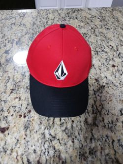Volcom red mens hat size large/Extra Large