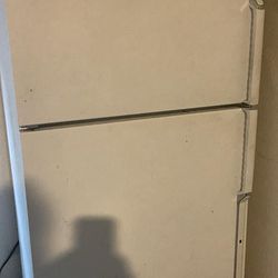 Garage Refrigerator With Ice Maker