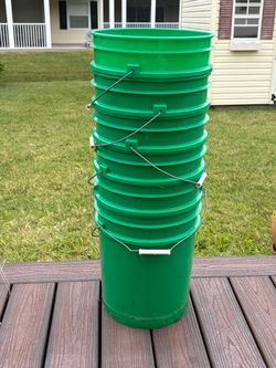 FREE Lot of Six 5g Buckets for Planting