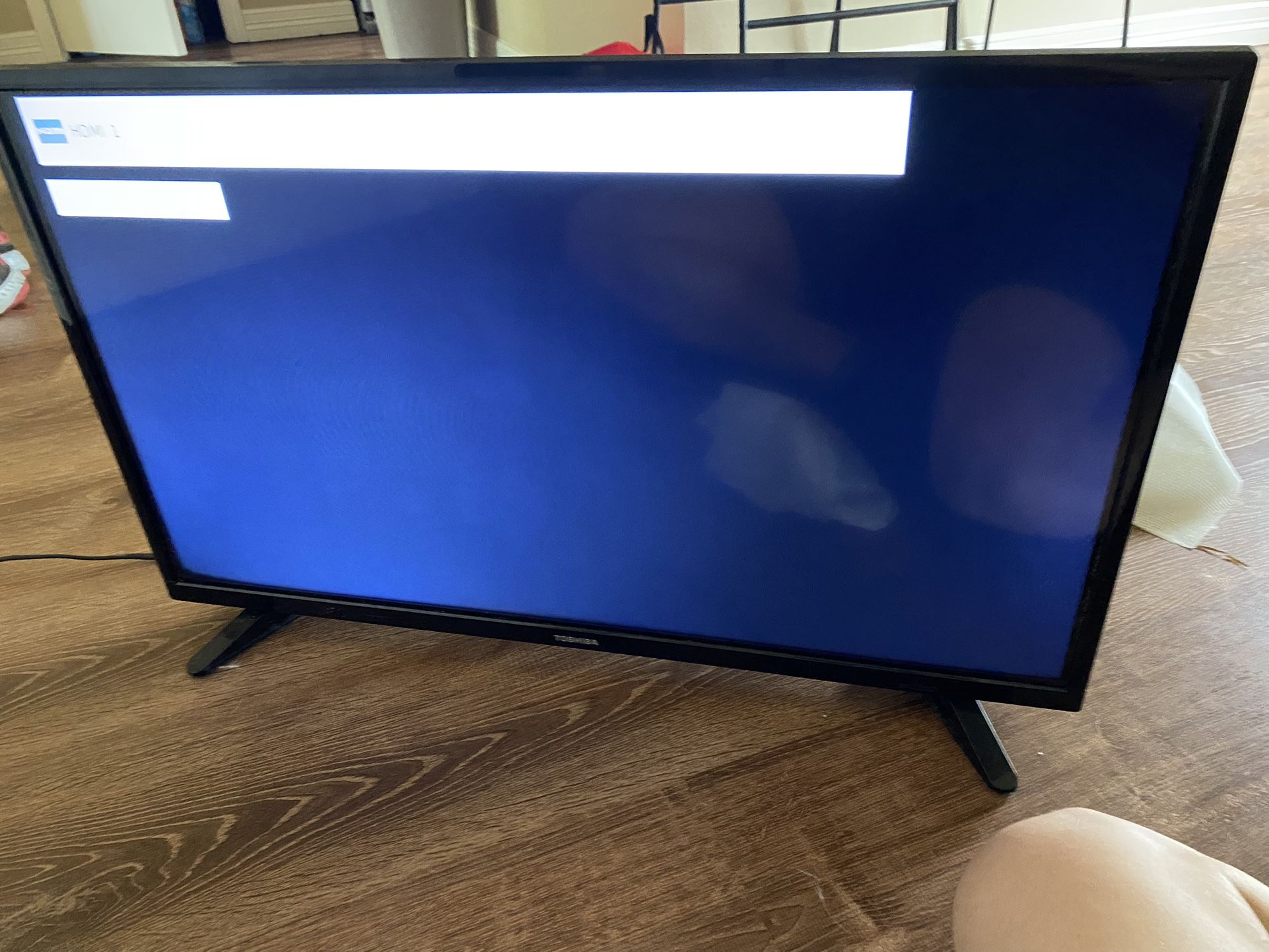 32” TOSHIBA LED TV