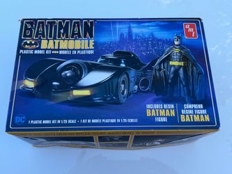 AMT 1/25 Scale Batmobile Plastic Model Kit with Resin Batman