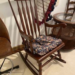 Rocking Chair Solid Wood Excellent Condition 