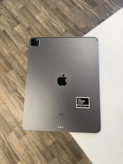Apple  iPad Pro 12.9" 4th Gen (Cellular) 256GB / Excellent / Space Gray - 5 dollars down no credit needed!