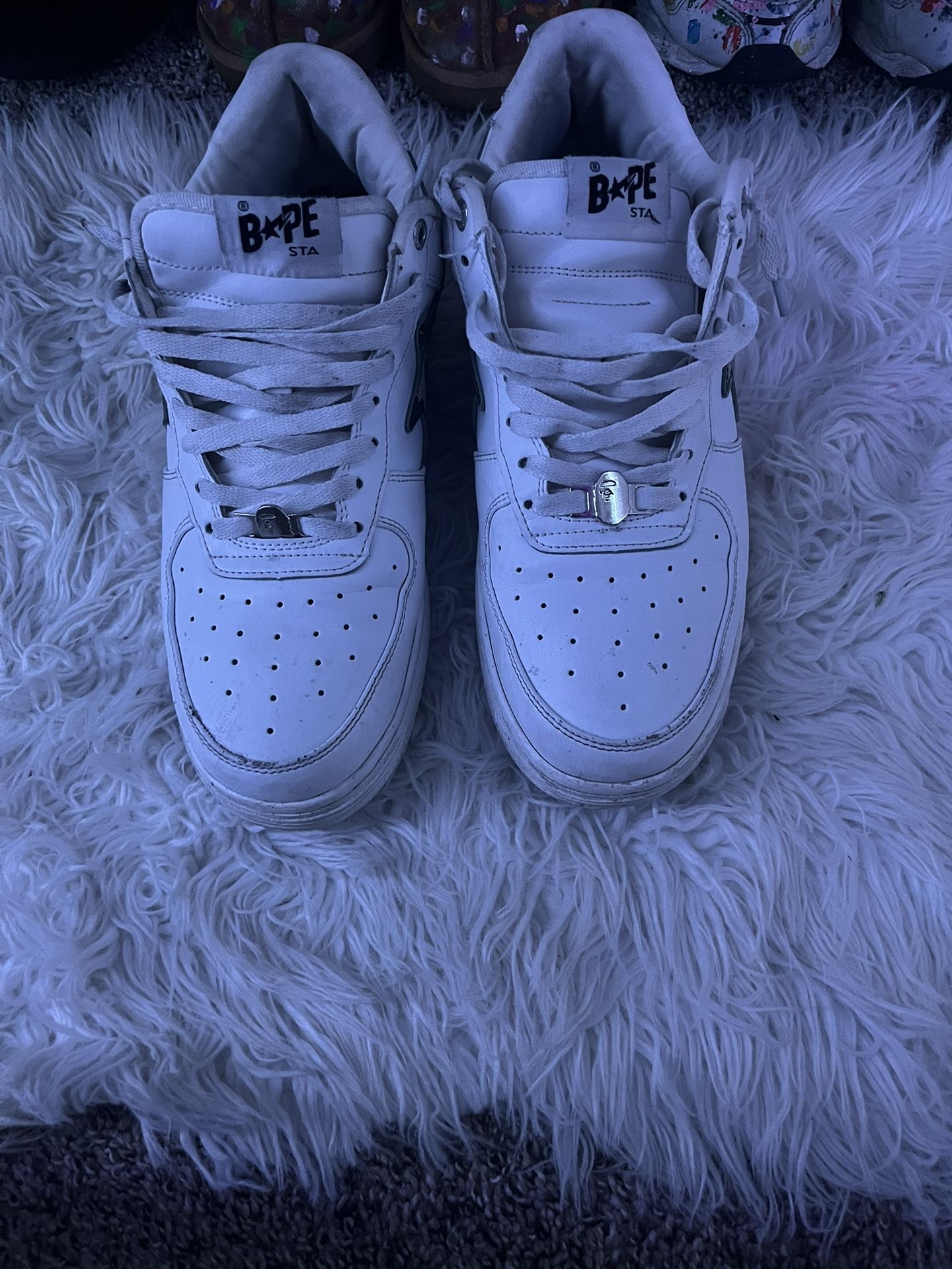 White Bapestas