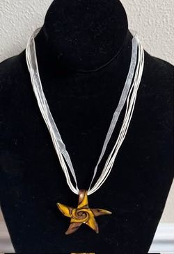 New Glass Pendent And Necklace Just $5