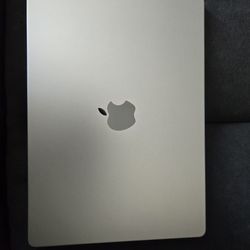 Macbook 14" 2024 Laptop M3 