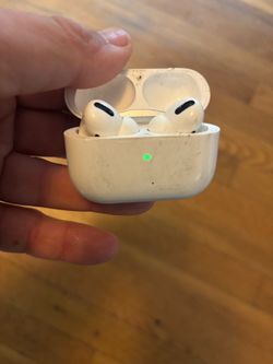 Apple AirPods Pro with Charging Case