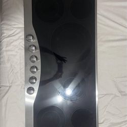 🔥 Viking 36” Electric Cooktop – Built-In – Premium Brand – $1,100