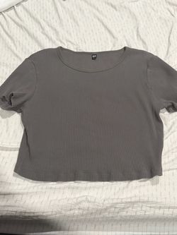 UniQlo Cropped Tee